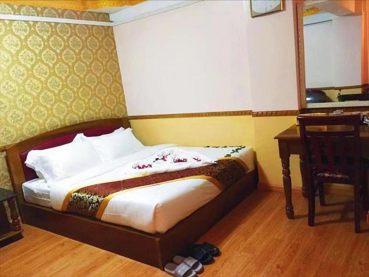 C & Y Hotel Rangoon Eksteriør billede