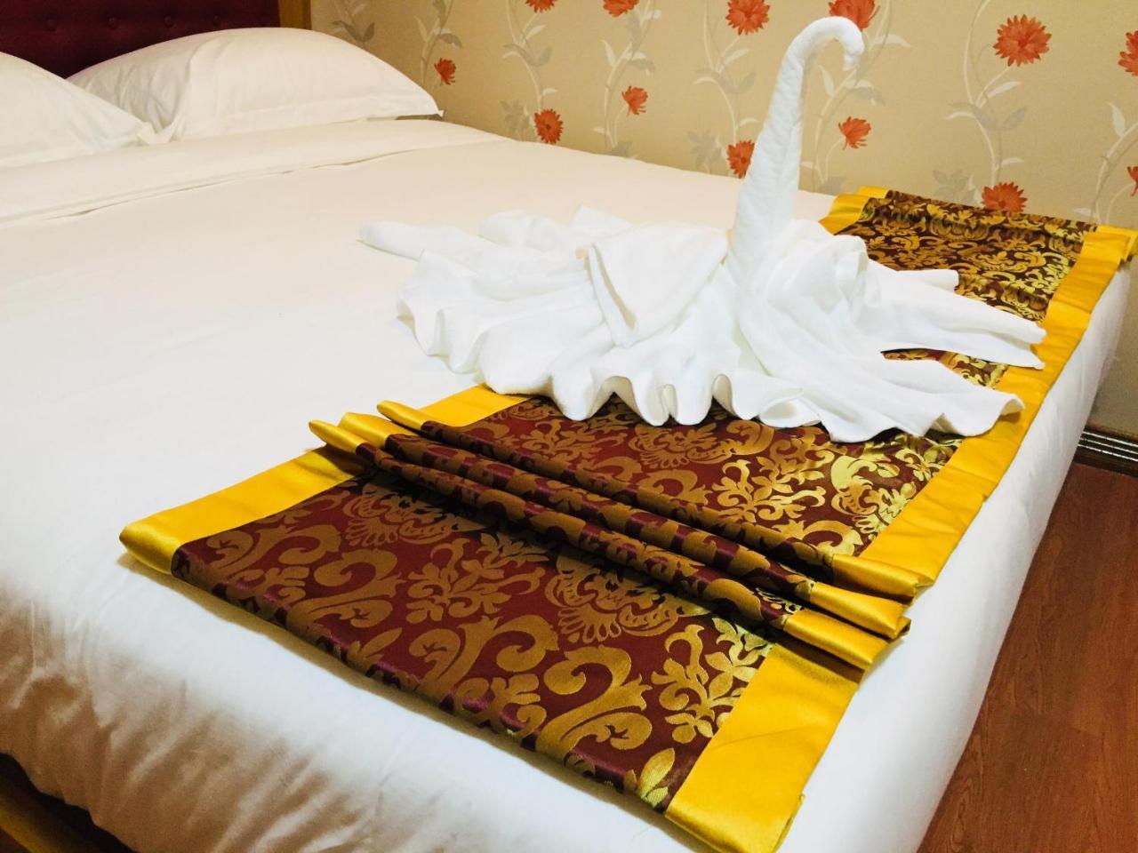 C & Y Hotel Rangoon Eksteriør billede