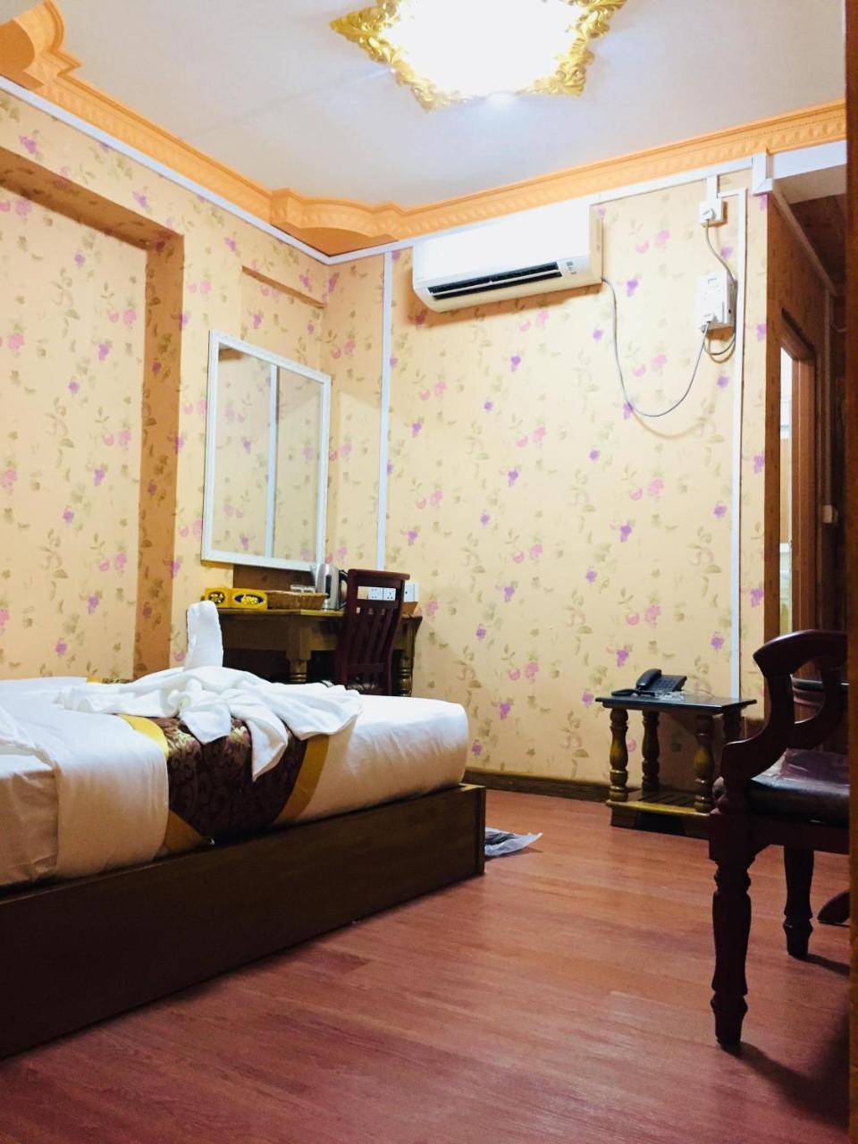 C & Y Hotel Rangoon Eksteriør billede
